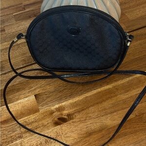 Black oval vintage gg cross body